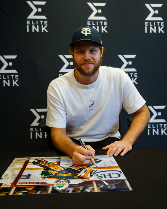 Filip Gustavsson Signed 16x20 Photo #2