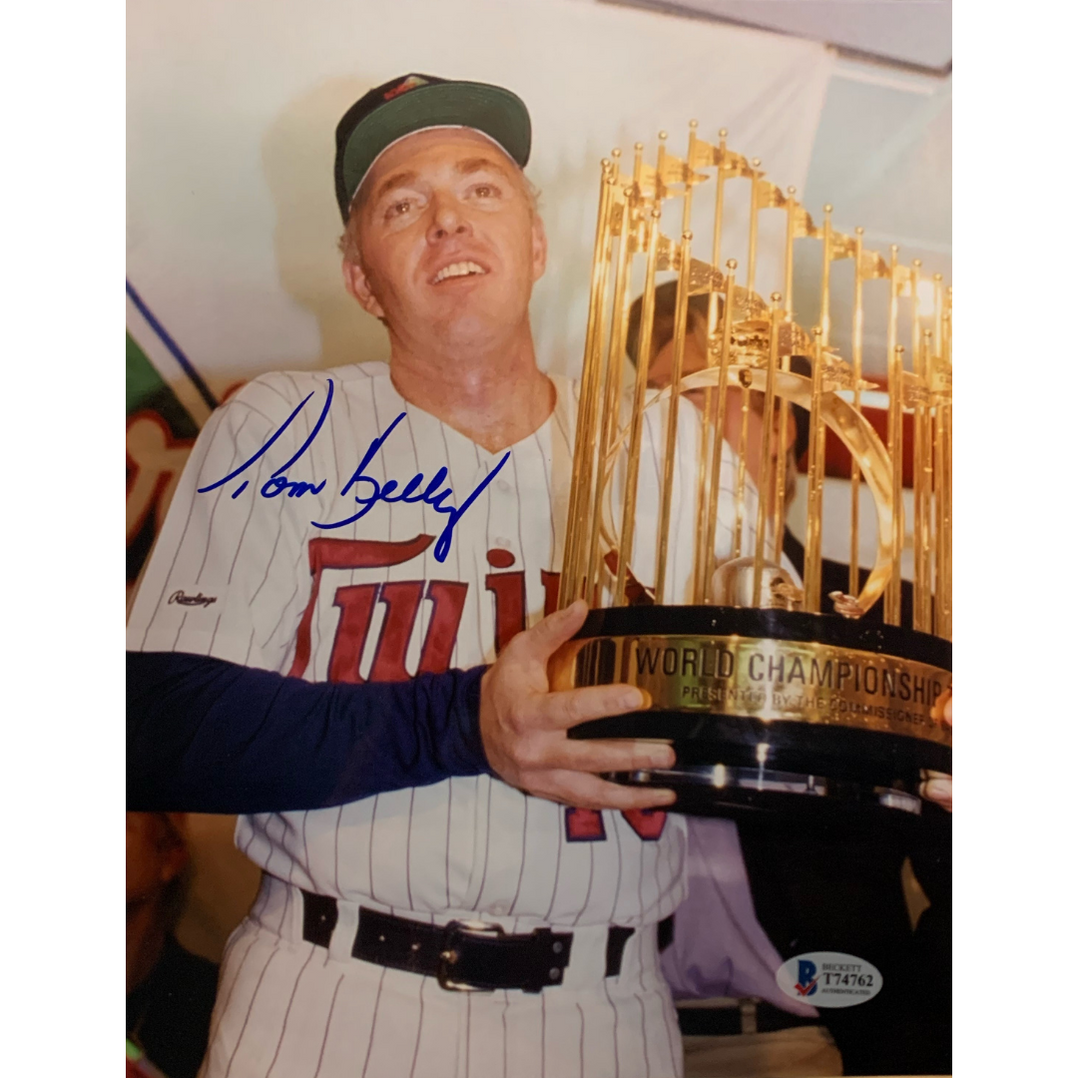 Tom Kelly Signed 8x10 Photo — Universal Sports Auctions